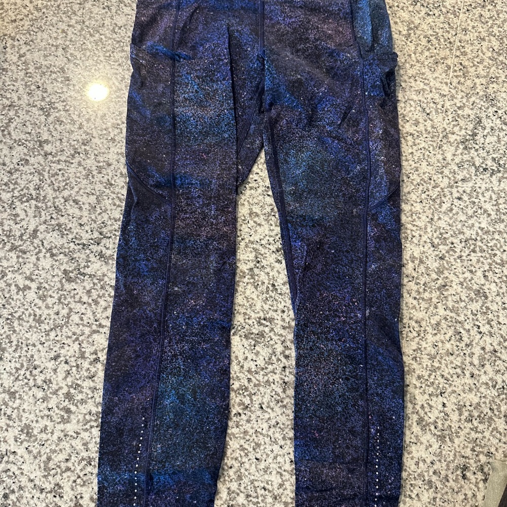 Lululemon polar lights leggings fast and free
